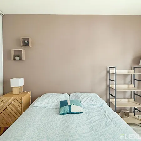 Charming 45m Two-bedroom In 15 파리