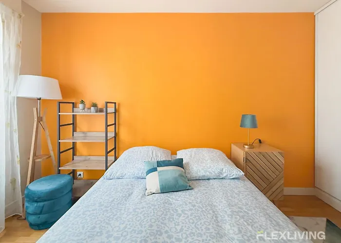 Charming 45m Two-bedroom In 15 Apartment